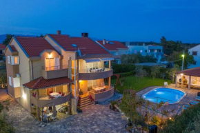  Apartmants Ivana & Toni  Привлака